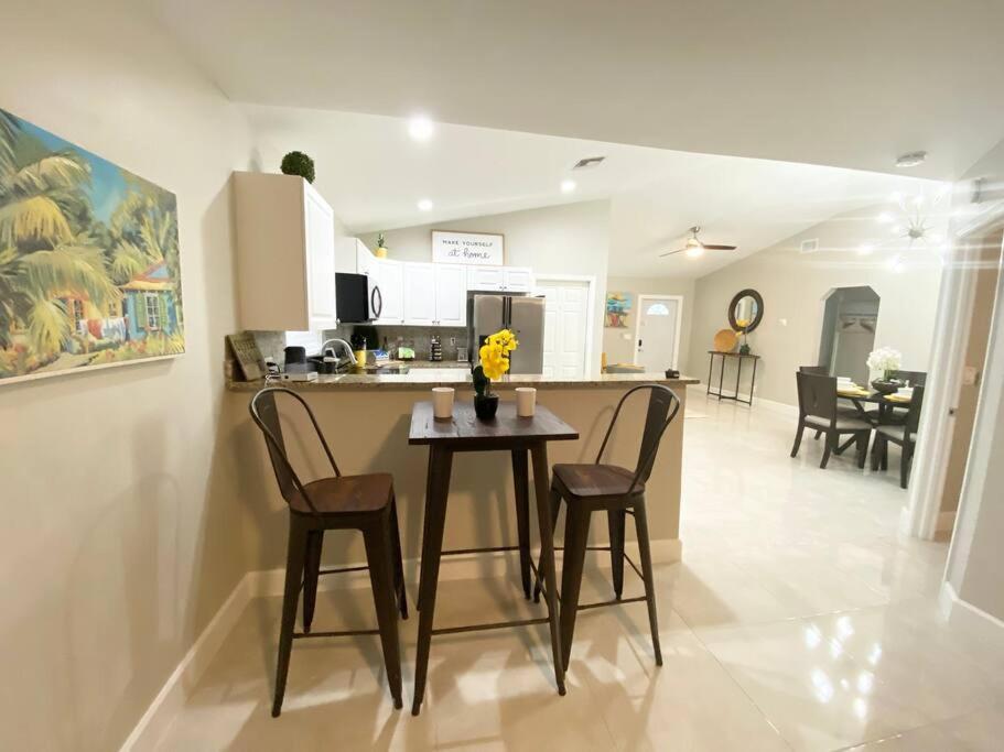 Spacious Home Near Downtown & The Beach Delray Beach Buitenkant foto